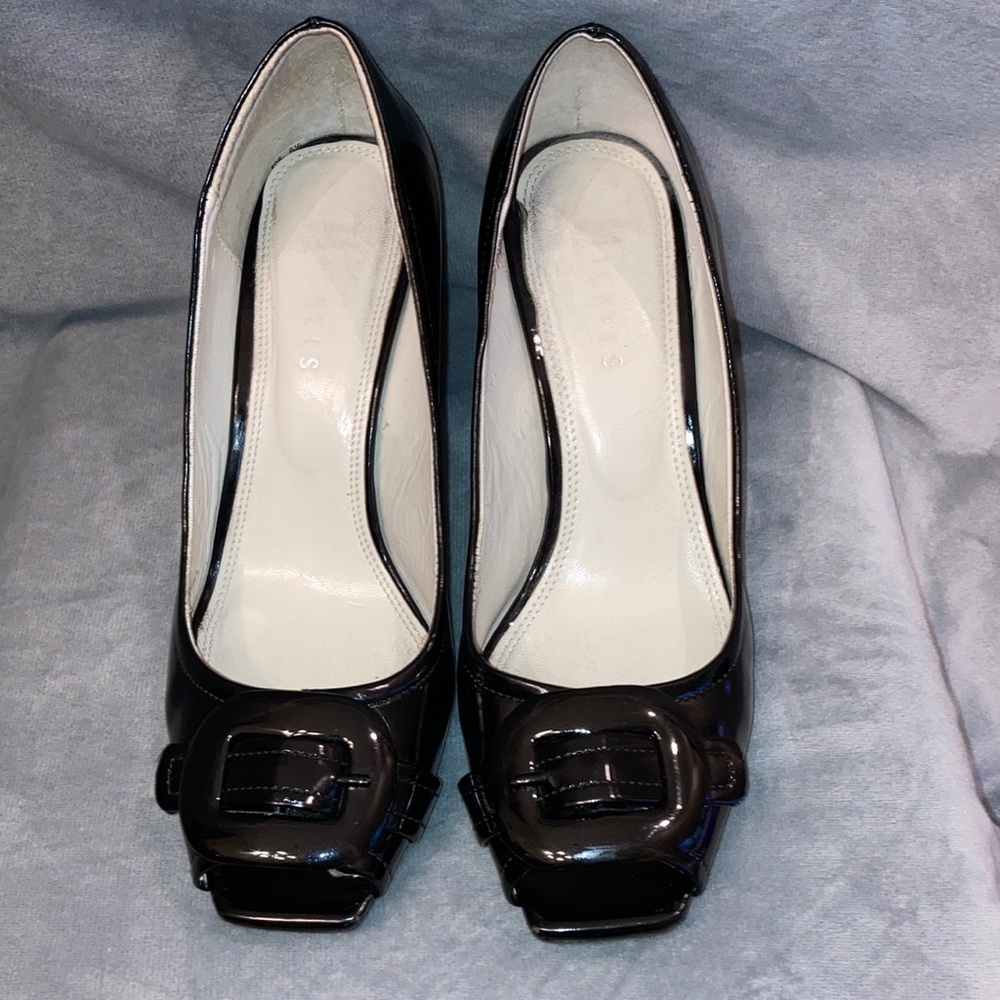 Nickles “Night” patent faux leather square heel buckle on open toed shoe